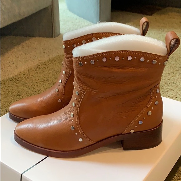 BNIB Dolce Vita || Tobin Studded Leather Booties - Picture 4 of 8